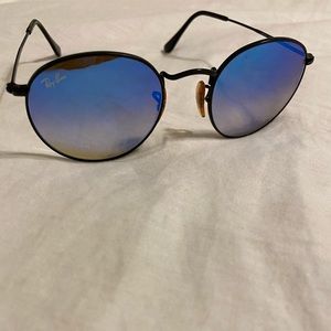 Ray-Ban round sunglasses w/ blue gradient flash